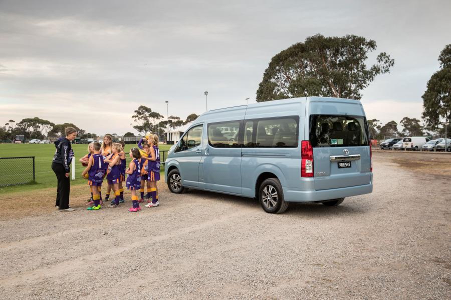  Toyota Hiace Commuter GL 2019 года  (AU) (фото 4 из 7)